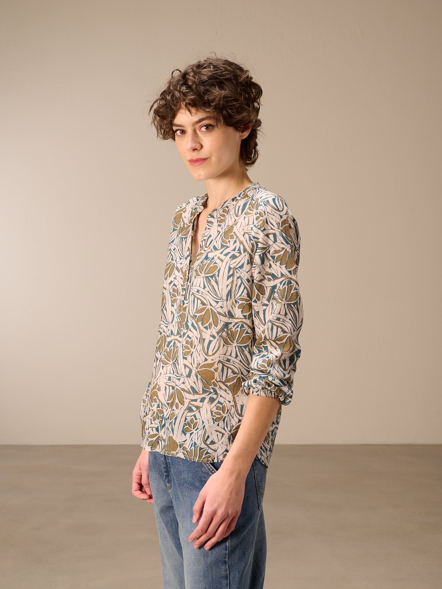 F26123_almond_4.jpg