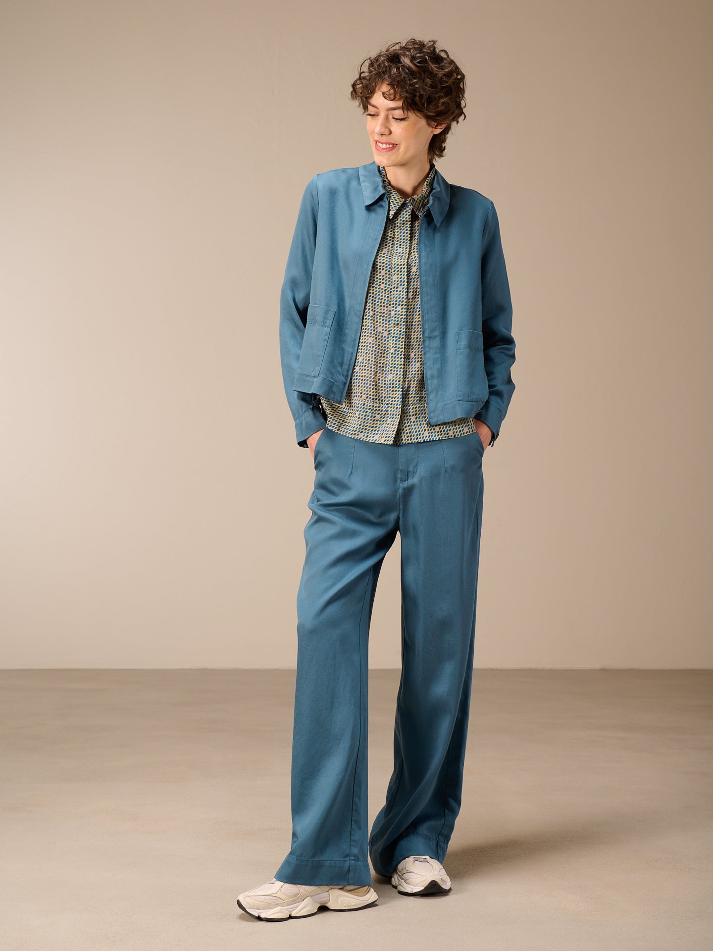 F26129_bluesteel_4.jpg