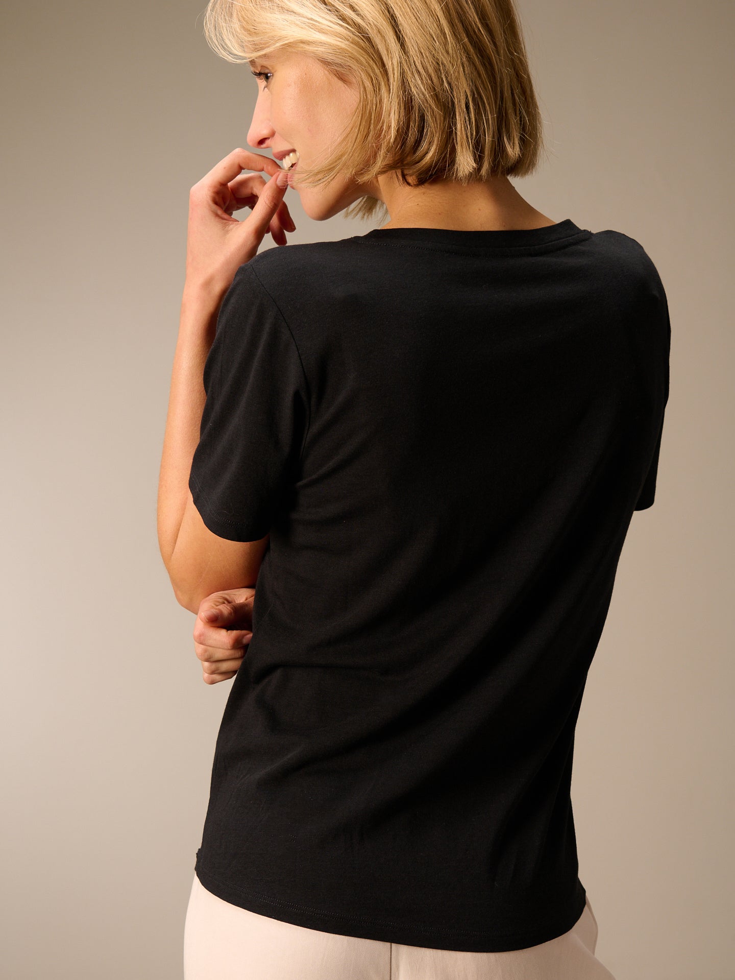 S26180_black_2.jpg