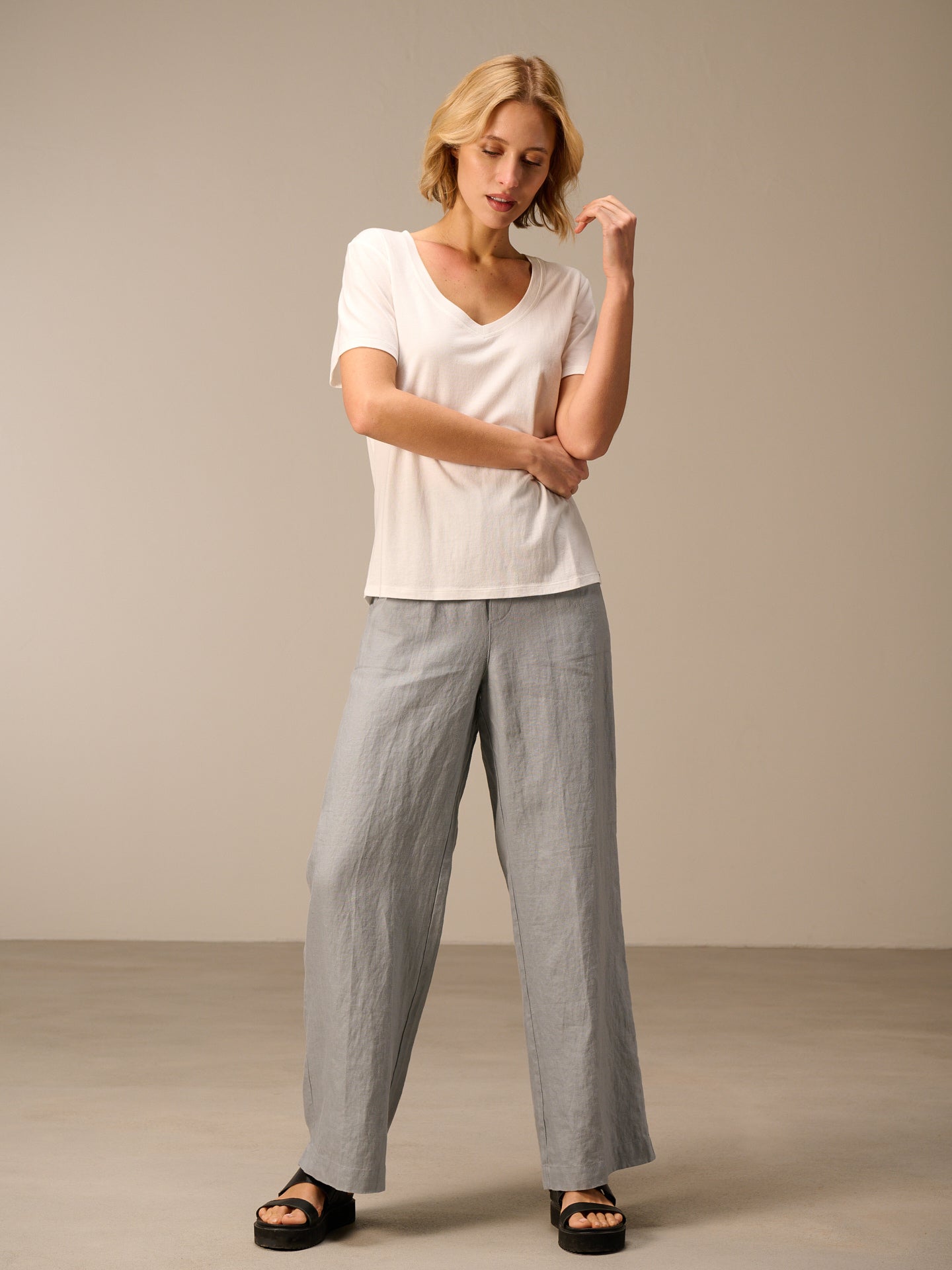 S26180_offwhite_2.jpg