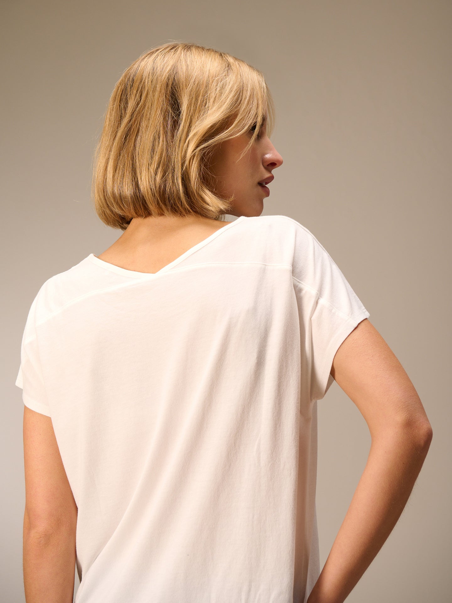 S26181_offwhite_3.jpg