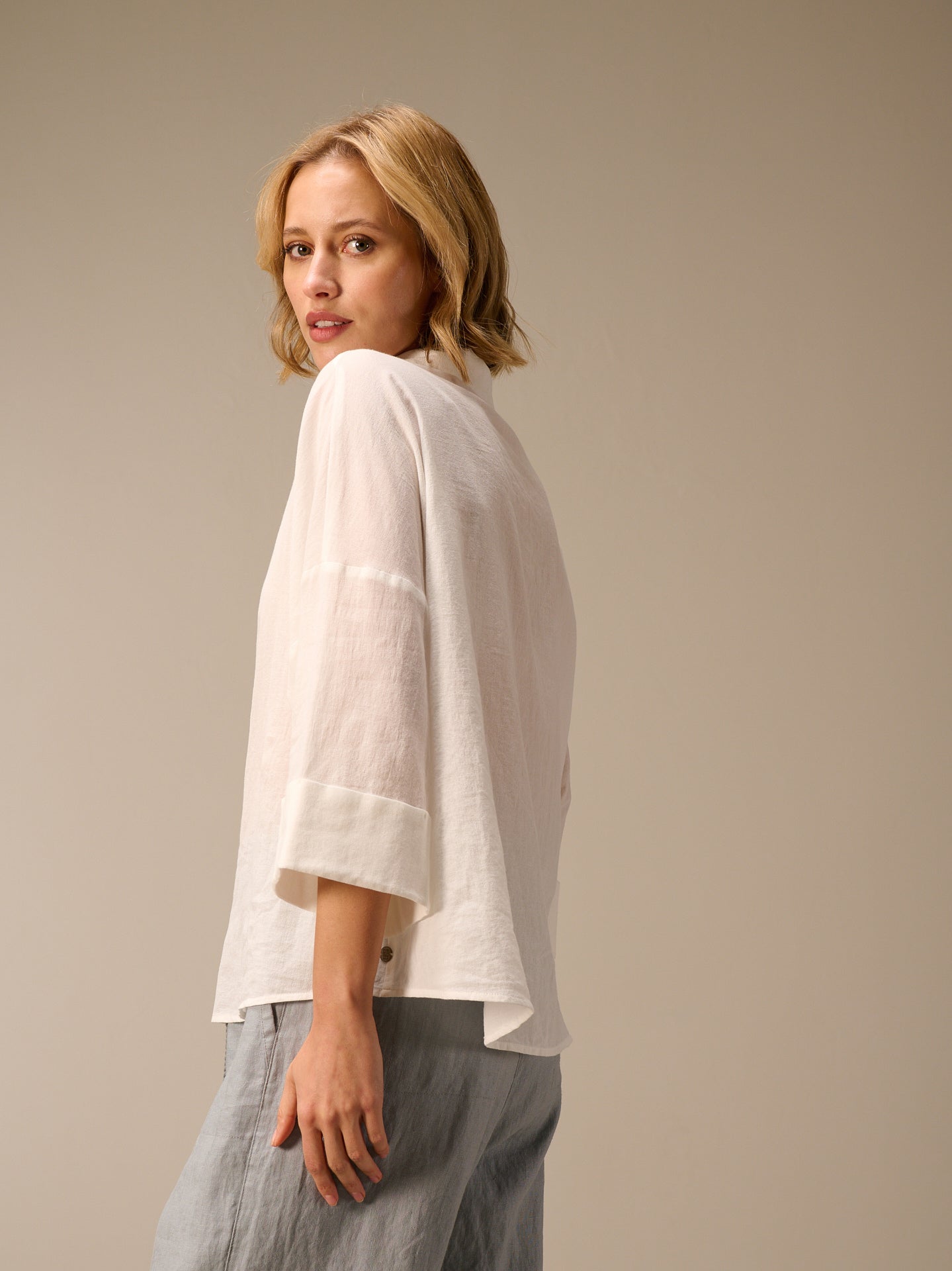 S26246_offwhite_2.jpg