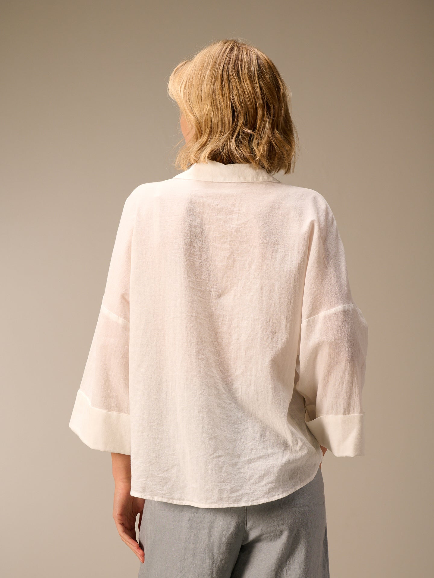 S26246_offwhite_4.jpg