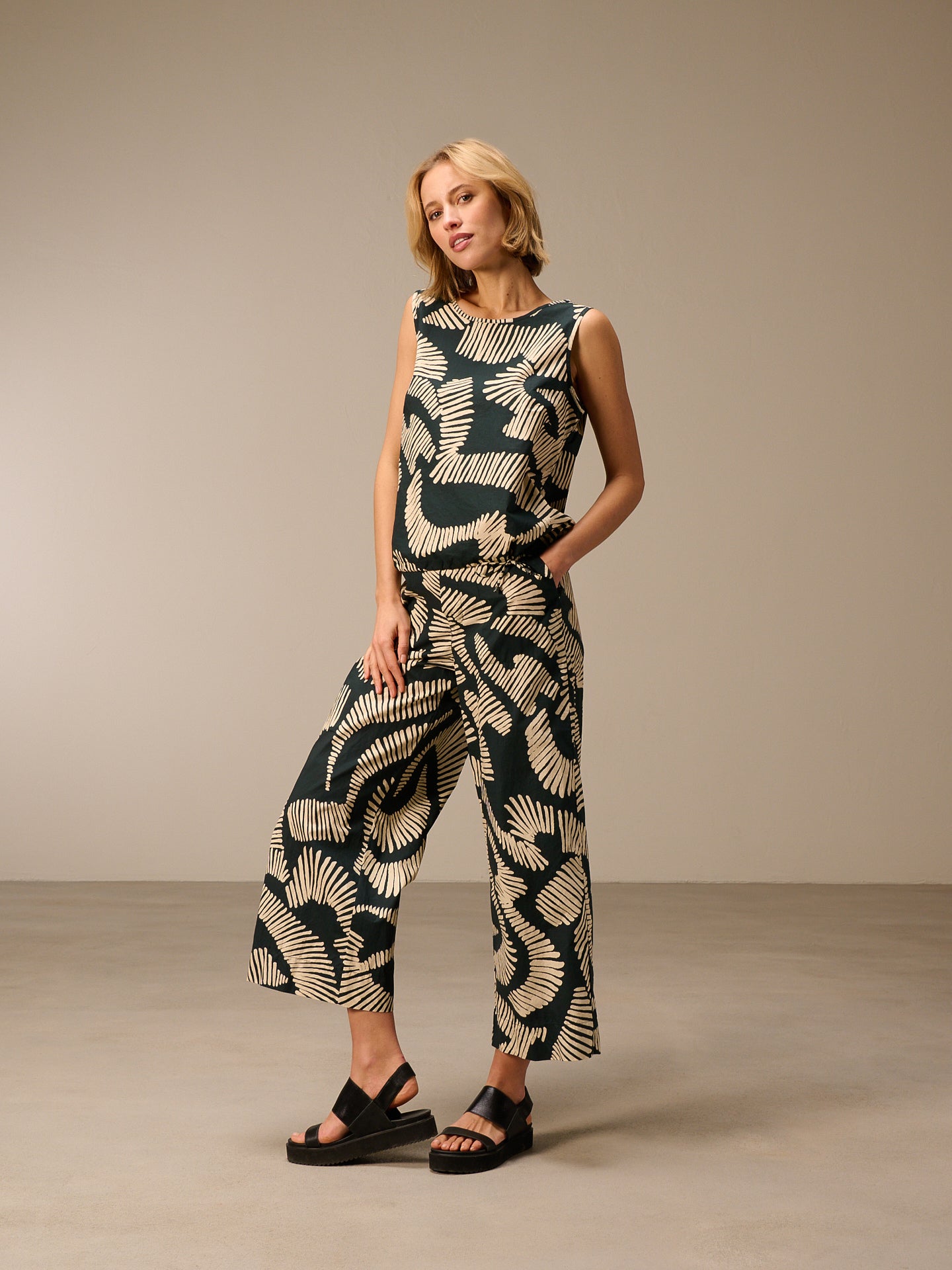S26262_black_2.jpg