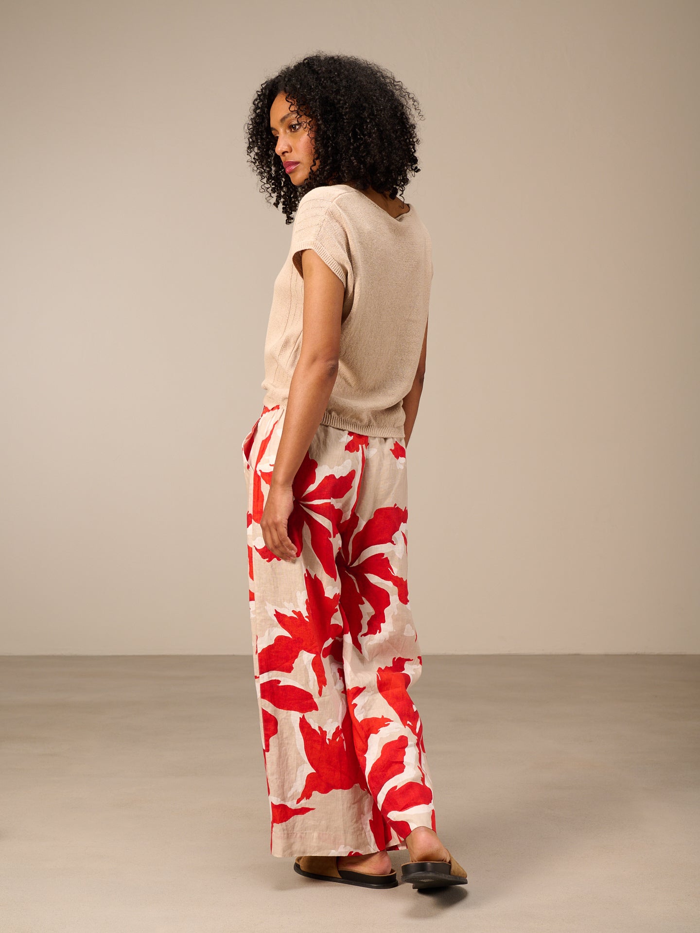 S26310_red_4.jpg