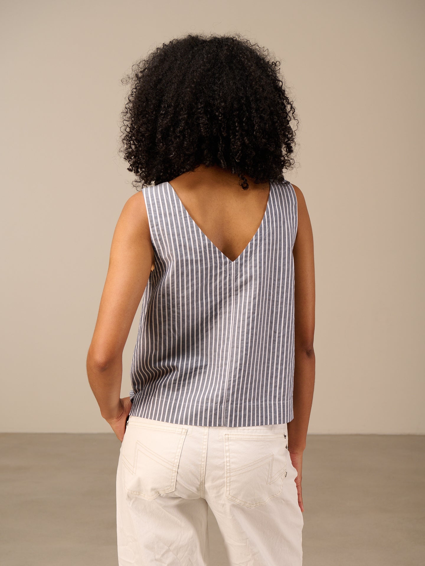 S26318_graphite_4.jpg