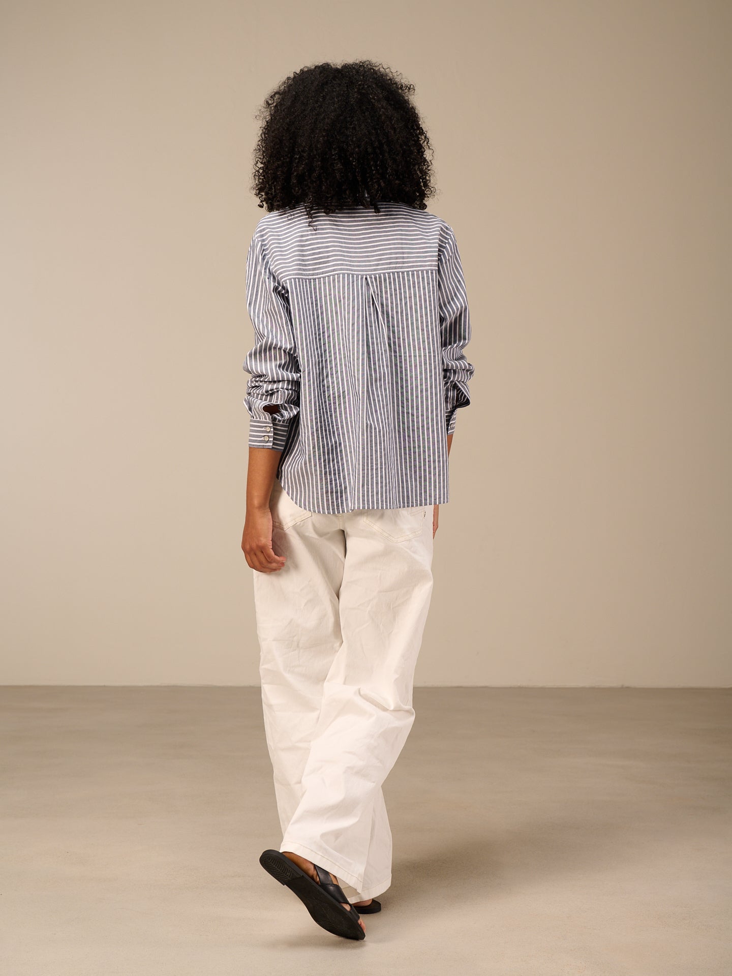 S26319_graphite_4.jpg