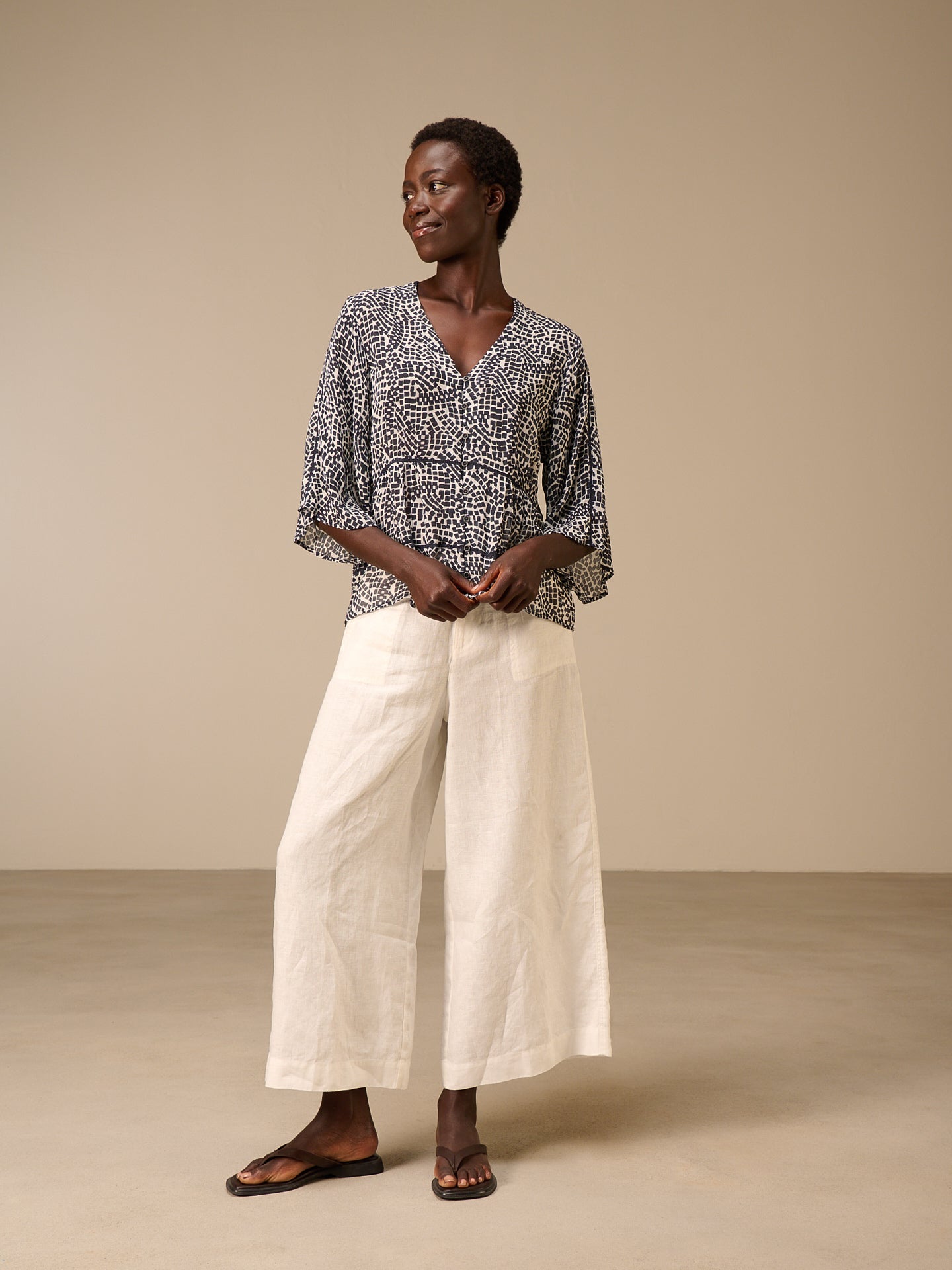 S26346_offwhite_3.jpg
