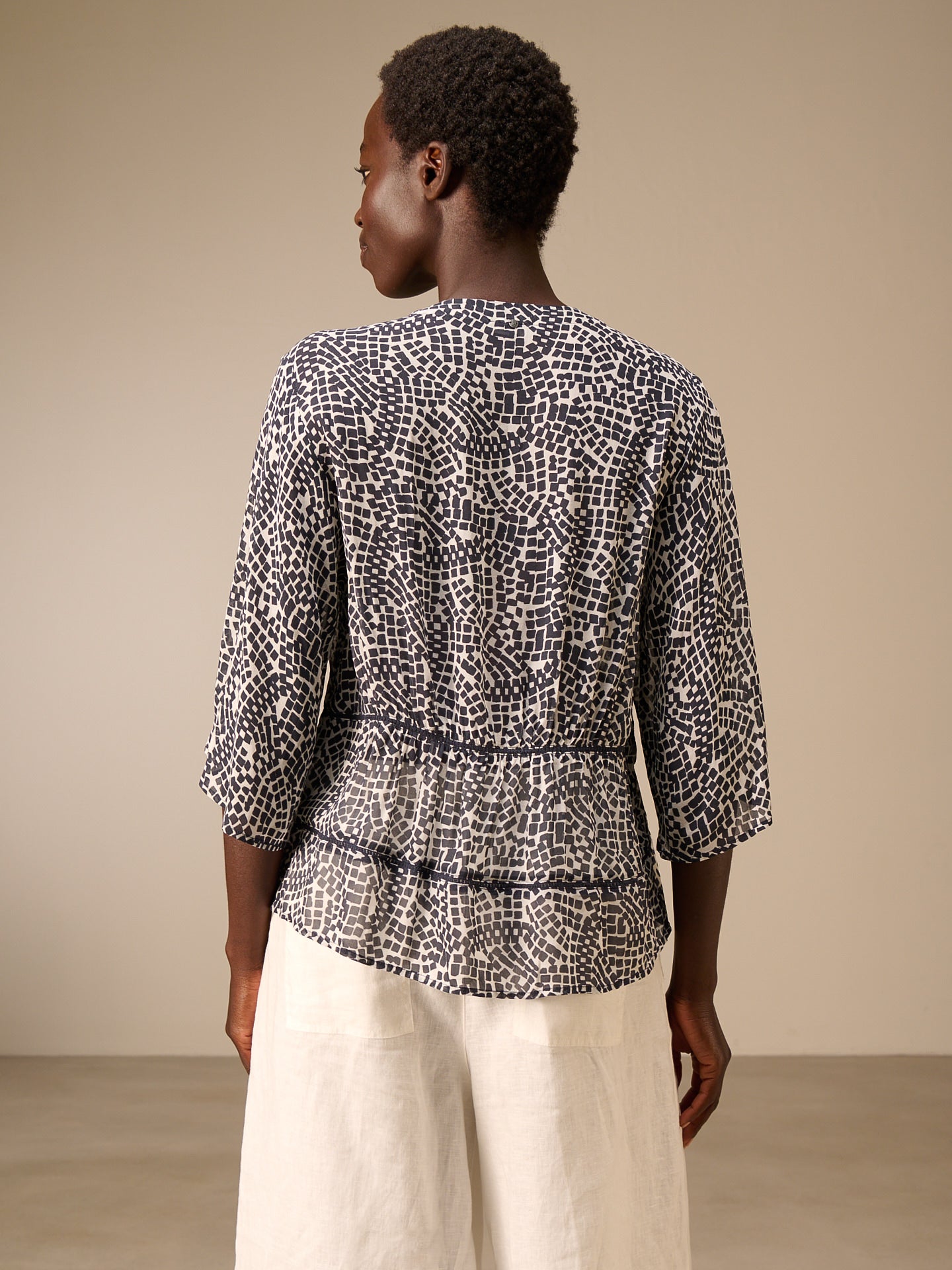 S26346_offwhite_5.jpg