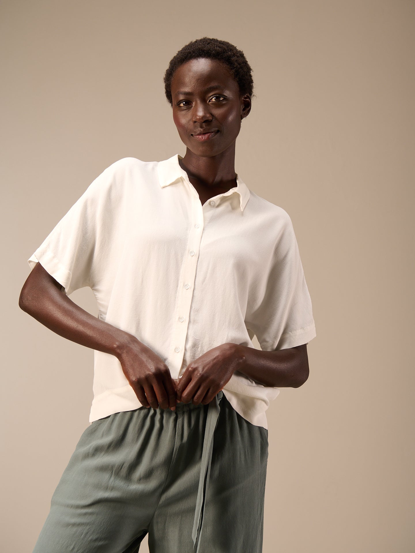 S26354_offwhite_1.jpg