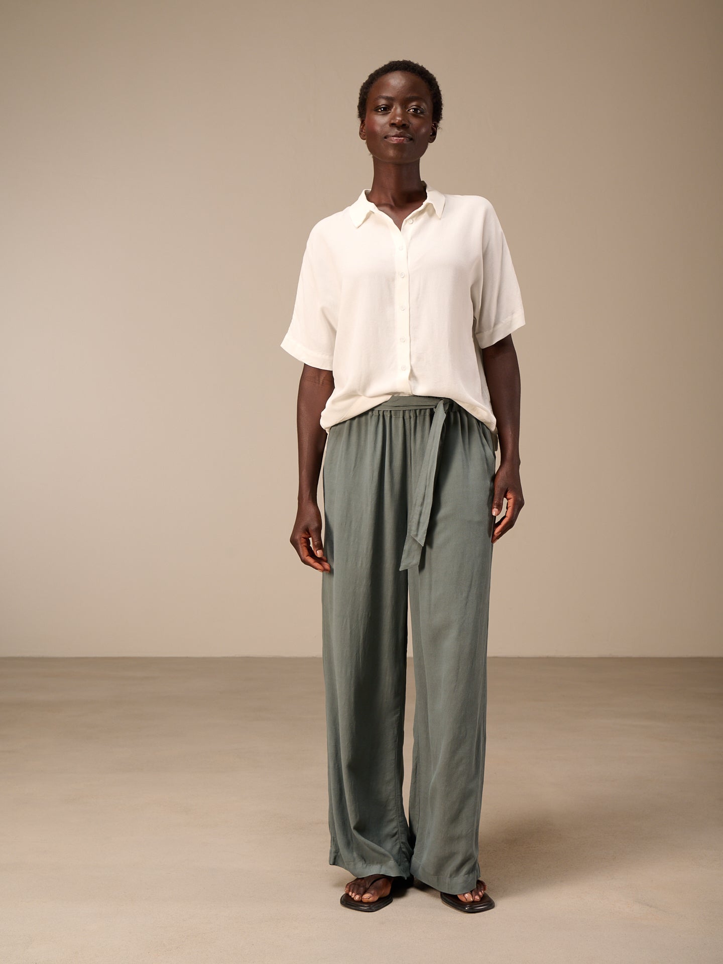 S26354_offwhite_2.jpg