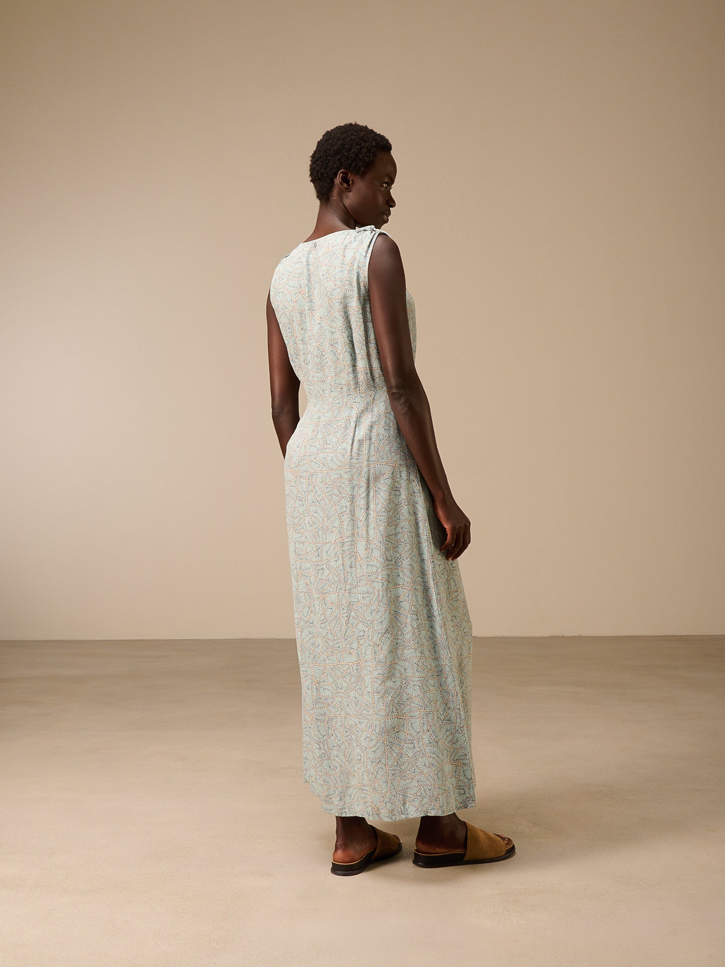 S26362_aqua_3.jpg