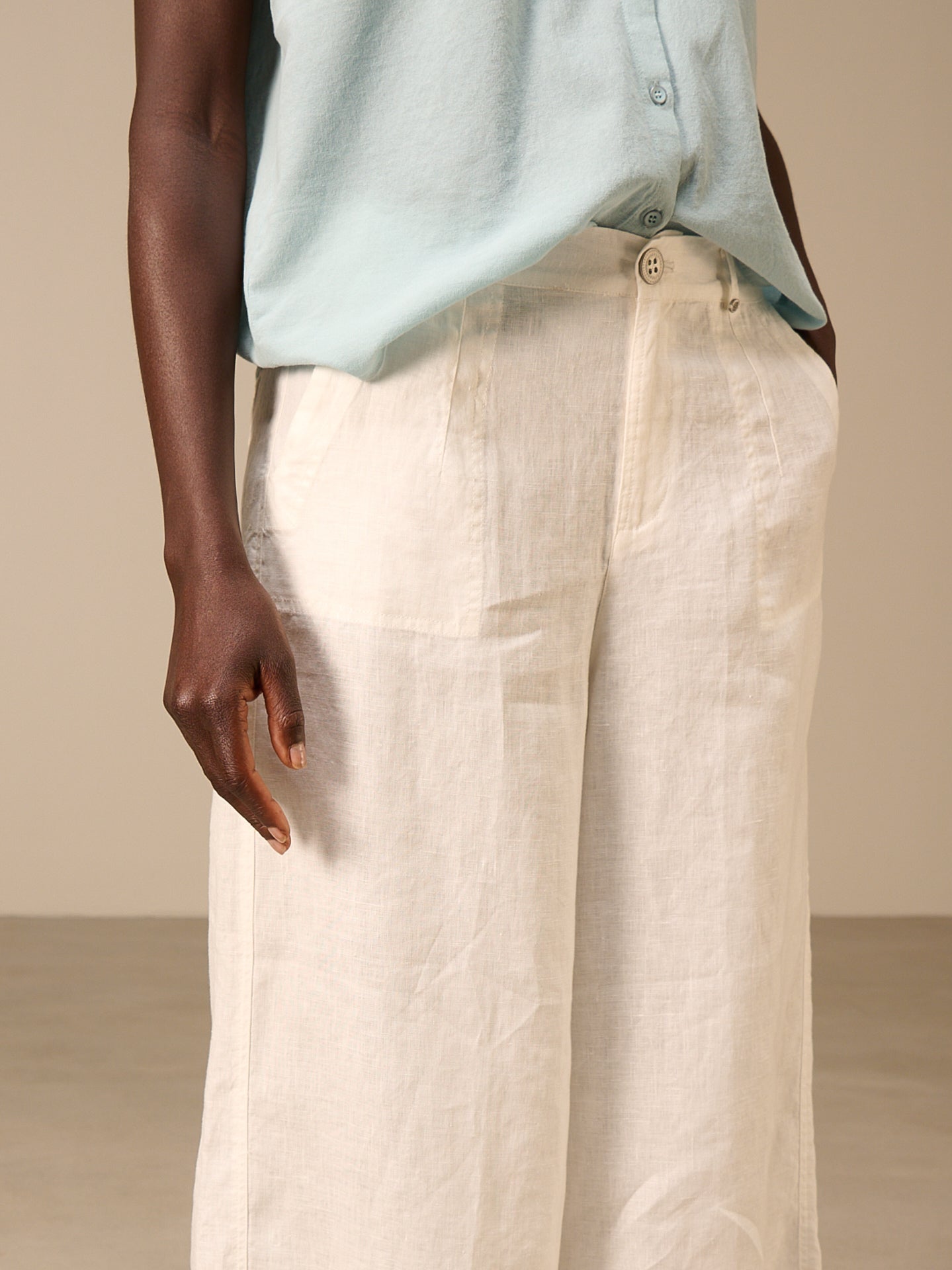 S26368_offwhite_3.jpg